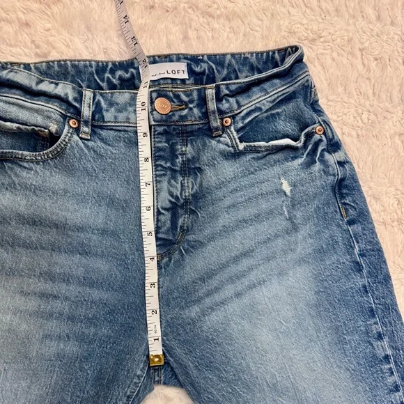LOFT size 2 | 26 High Waisted Straight Leg Jeans | Distressed Knee - Picture 5 of 7